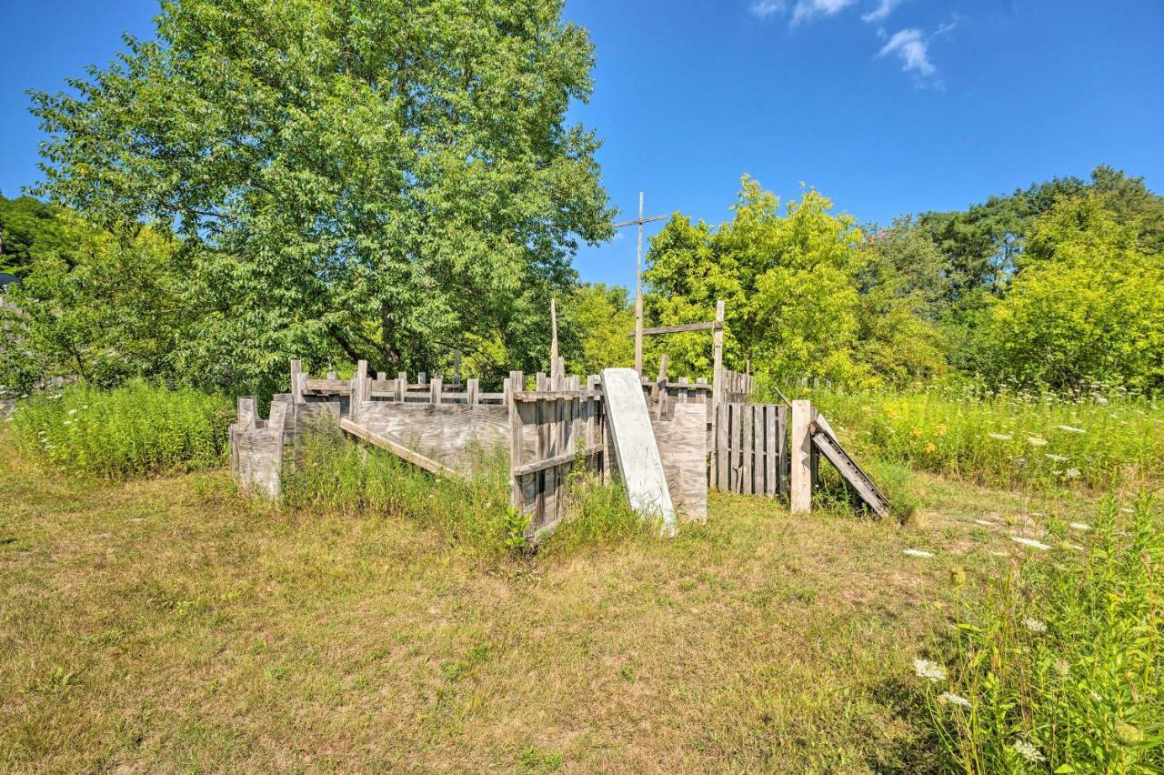 Cozy Wisconsin Studio, 11 Mi To Lake Geneva! Burlington Екстериор снимка