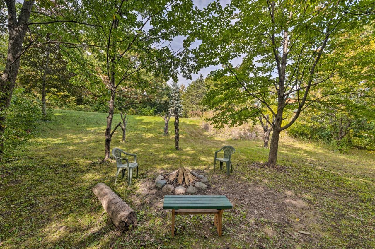 Cozy Wisconsin Studio, 11 Mi To Lake Geneva! Burlington Екстериор снимка